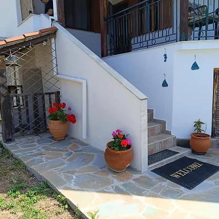 Family House By The Sea *
